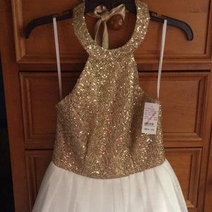 New Size 9/10 Camille La Vie Halter Dress